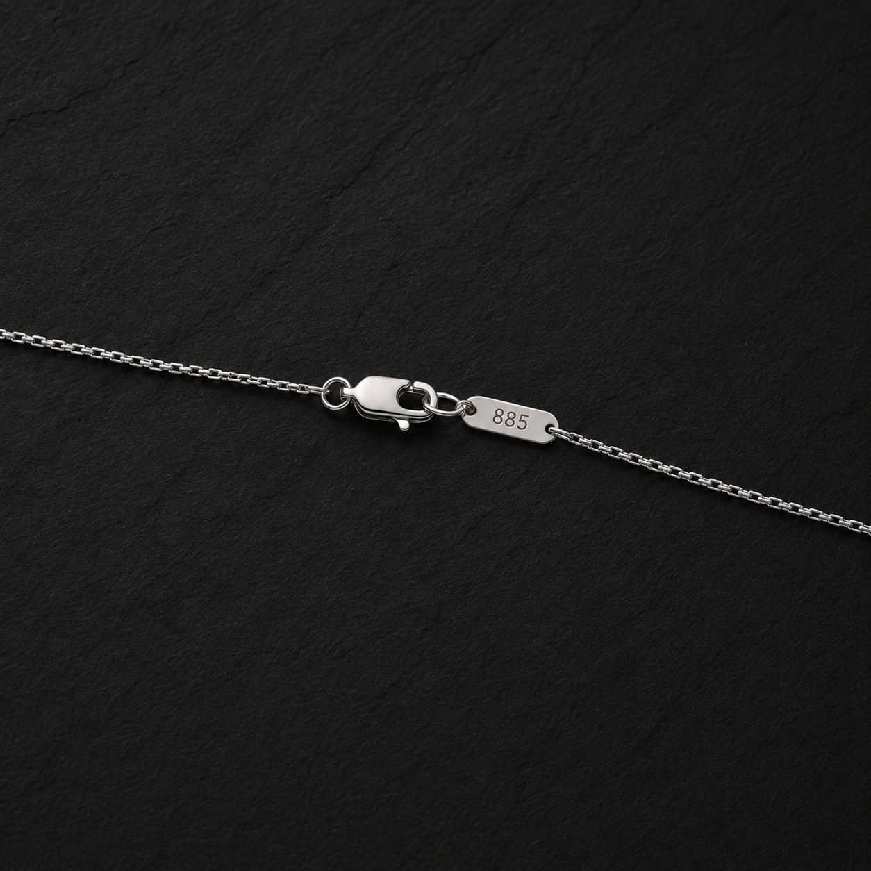 Arc Fine Box Chain Necklace