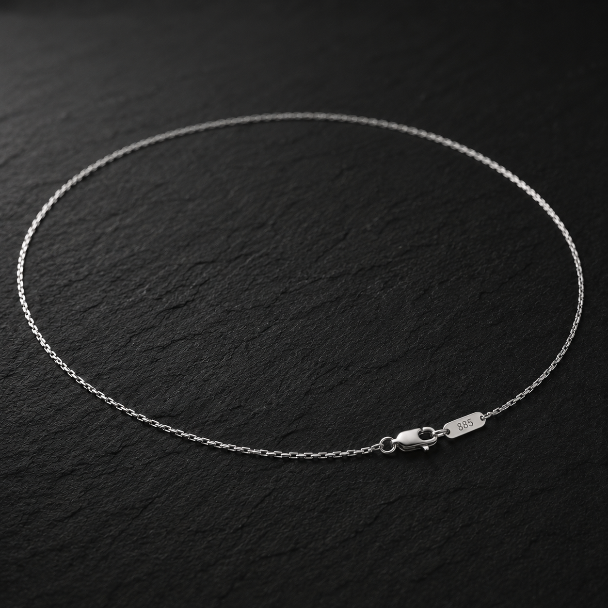 Arc Fine Box Chain Necklace